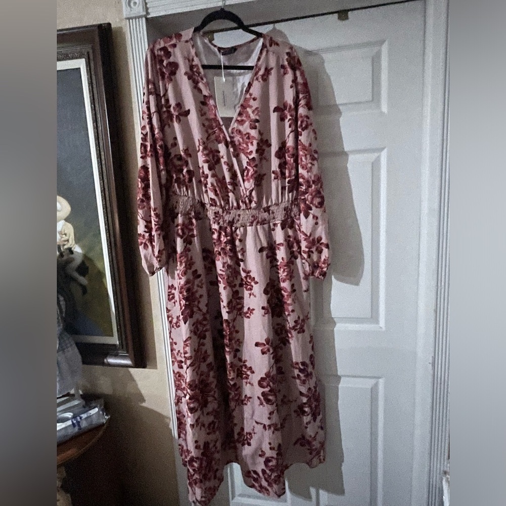NWT  Floral Wrap dress , latern  sleeves plus size 18/20 🌹🌹🌹BC 95 RARE - Picture 5 of 10
